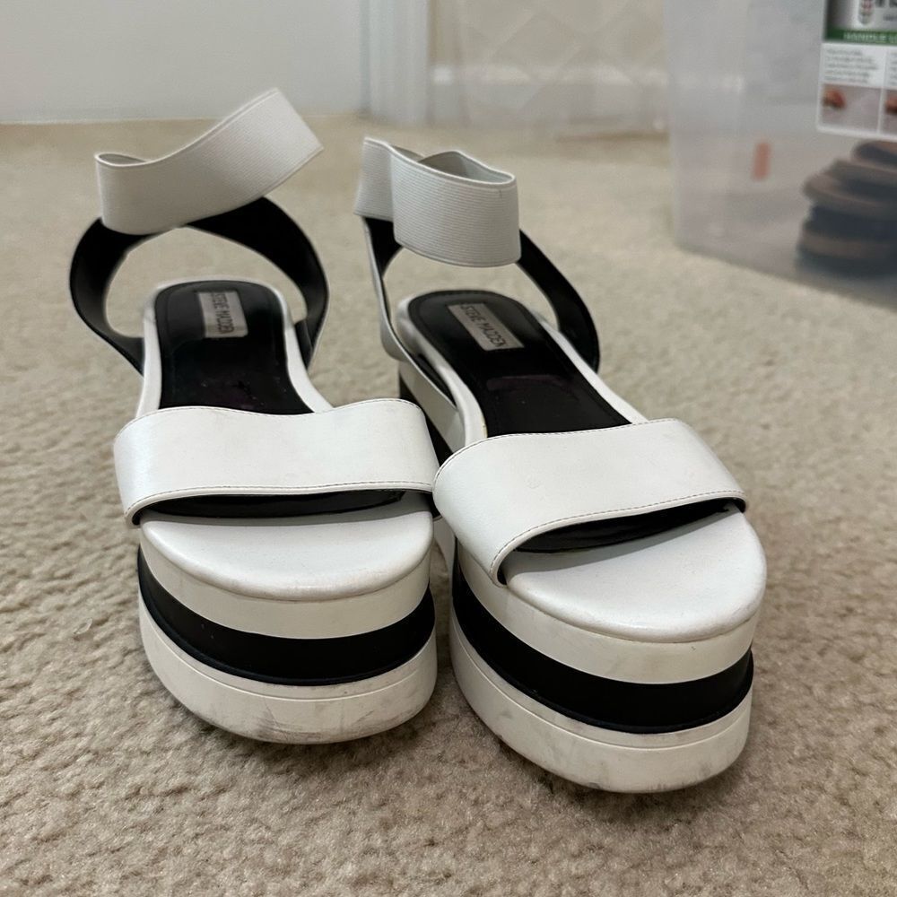 Steve Madden White and black Goth platform sandals - Picture 4 of 11